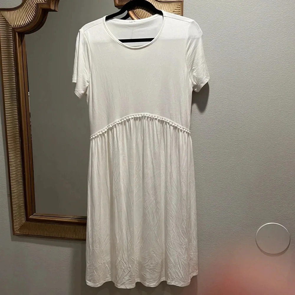 New* Pinkblush Crochet Trim Maternity Dress - Picture 6 of 10